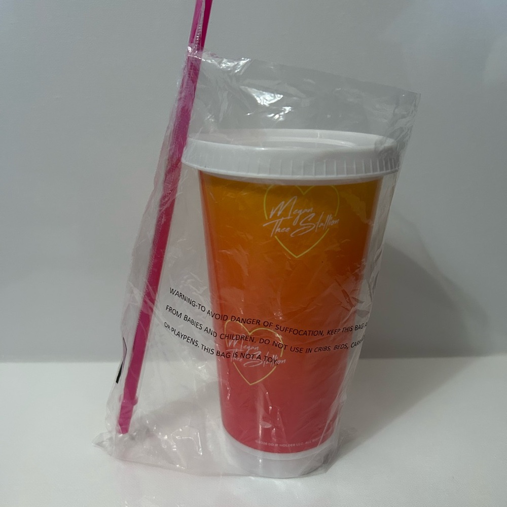 2026 Limited Edition Dunkin’ Megan Thee Stallion Reusable Cup - Picture 3 of 4
